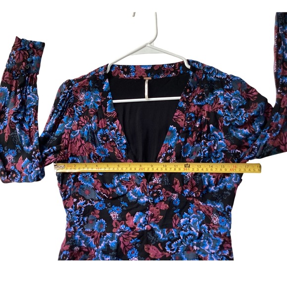 Free People Floral Mini Dress Women's 8 Long Sleeve V-Neck Boho Rayon - Picture 4 of 6